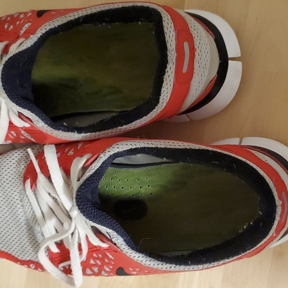 Nike Free Run Sneaker - Picture 4 of 5